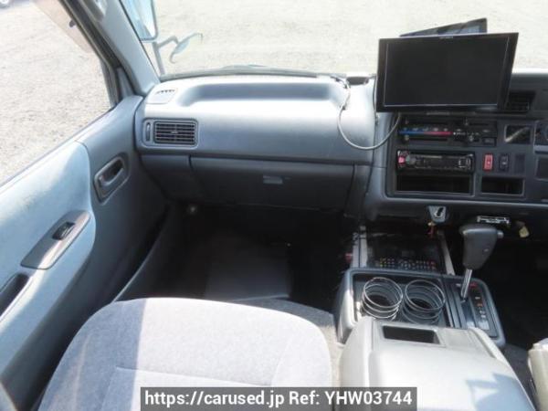 Used 2003 AT toyota regiusace-van TRH112V Image[16]