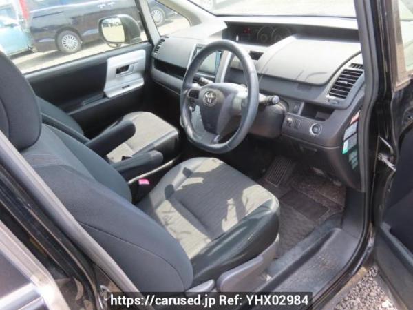 Used 2010 AT toyota noah ZRR70W Image[11]