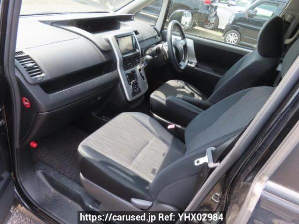 Used 2010 AT toyota noah ZRR70W Image[12]