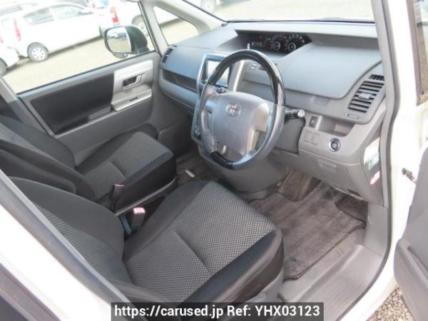 Used 2008 AT toyota noah ZRR70W Image[13]
