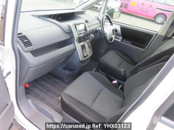 Used 2008 AT toyota noah ZRR70W Image[15]