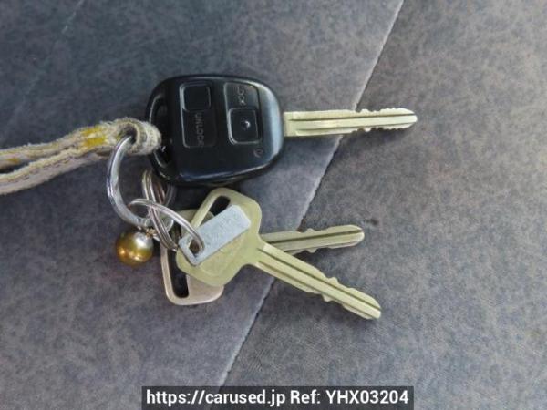 Used 2004 AT toyota hiace-van TRH112V Image[27]