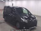 Toyota Noah ZRR80W