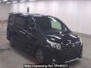 Toyota Noah ZRR80W