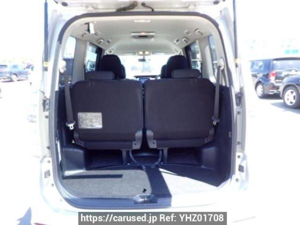 Used 2013 AT toyota voxy ZRR75W Image[8]