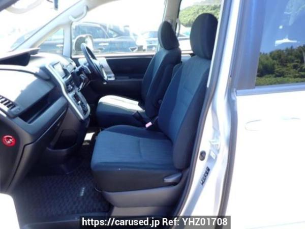 Used 2013 AT toyota voxy ZRR75W Image[13]