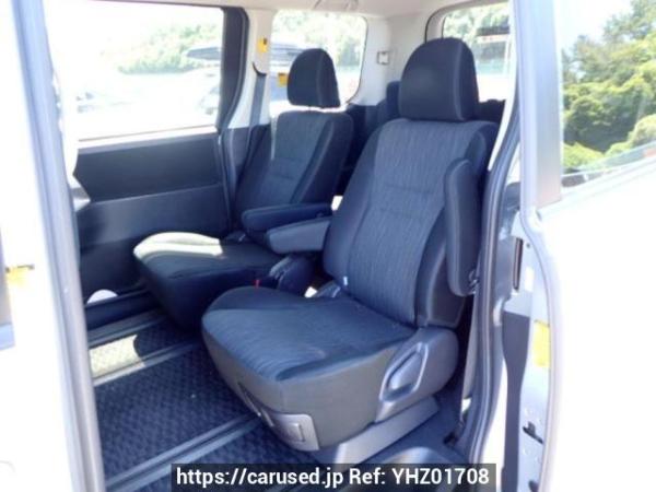 Used 2013 AT toyota voxy ZRR75W Image[15]