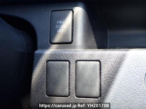 Used 2013 AT toyota voxy ZRR75W Image[27]