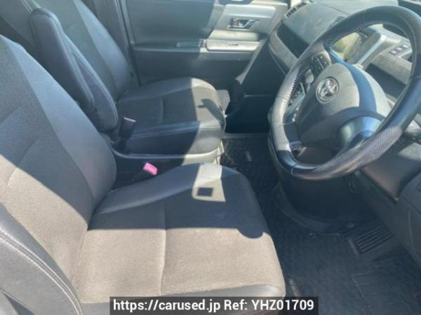 Used 2013 AT toyota voxy ZRR75W Image[12]