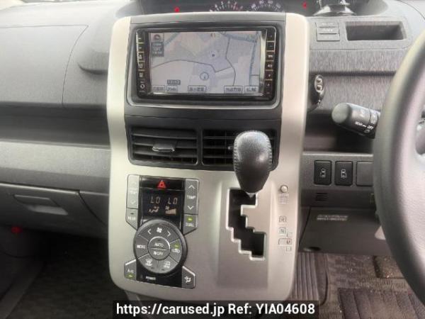 Used 2009 AT toyota voxy ZRR70W Image[13]