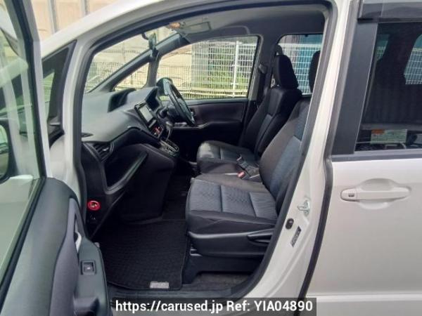 Used 2014 AT toyota noah ZRR85W Image[13]