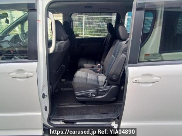 Used 2014 AT toyota noah ZRR85W Image[15]