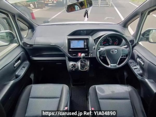 Used 2014 AT toyota noah ZRR85W Image[17]