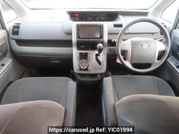 Used 2010 AT toyota noah ZRR70G Image[22]