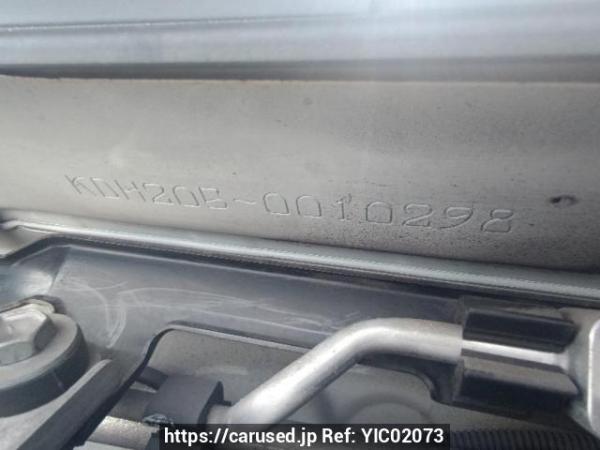 Used 2005 MT toyota regiusace-van KDH205V Image[11]