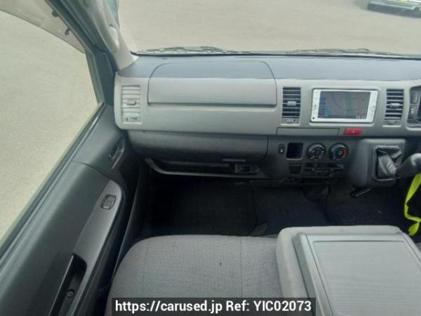 Used 2005 MT toyota regiusace-van KDH205V Image[17]
