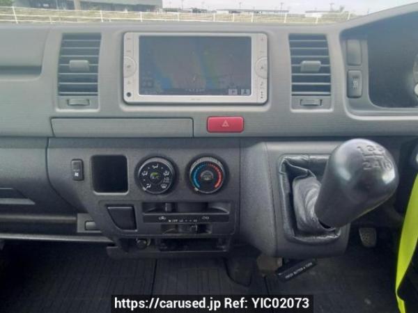 Used 2005 MT toyota regiusace-van KDH205V Image[18]