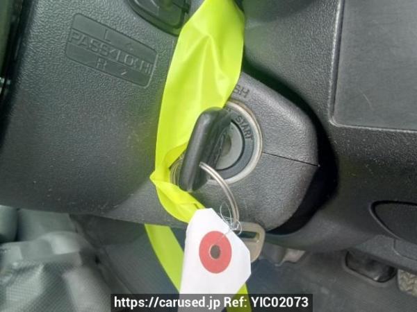 Used 2005 MT toyota regiusace-van KDH205V Image[25]