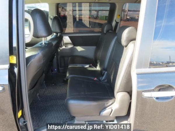 Used 2009 AT toyota voxy ZRR70W Image[14]