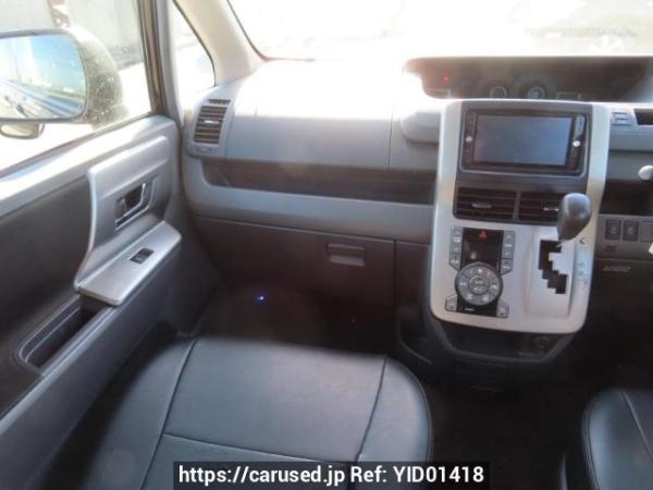 Used 2009 AT toyota voxy ZRR70W Image[18]