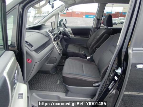 Used 2009 AT toyota voxy ZRR70W Image[13]