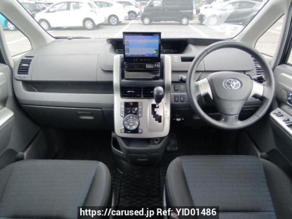 Used 2009 AT toyota voxy ZRR70W Image[18]