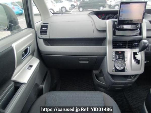 Used 2009 AT toyota voxy ZRR70W Image[19]