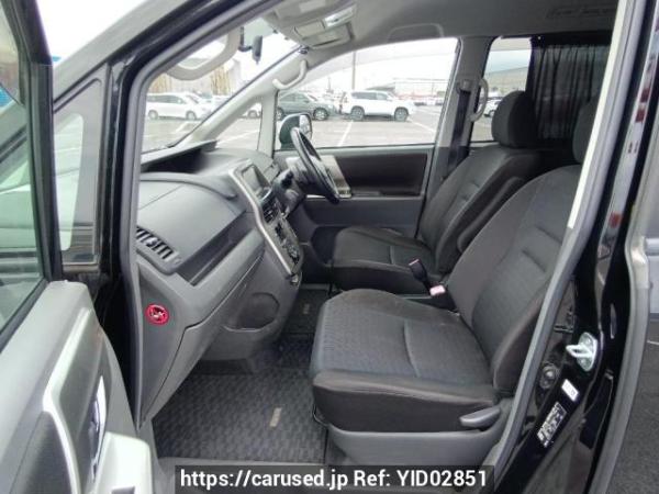 Used 2010 AT toyota voxy ZRR70W Image[13]