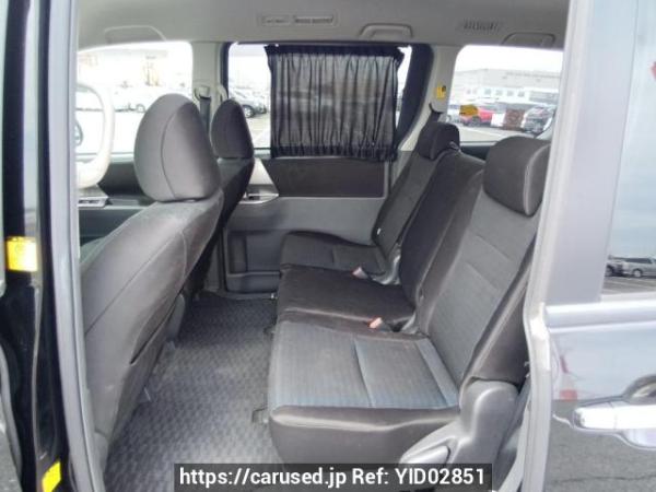 Used 2010 AT toyota voxy ZRR70W Image[15]