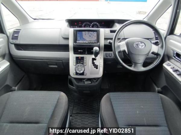 Used 2010 AT toyota voxy ZRR70W Image[18]