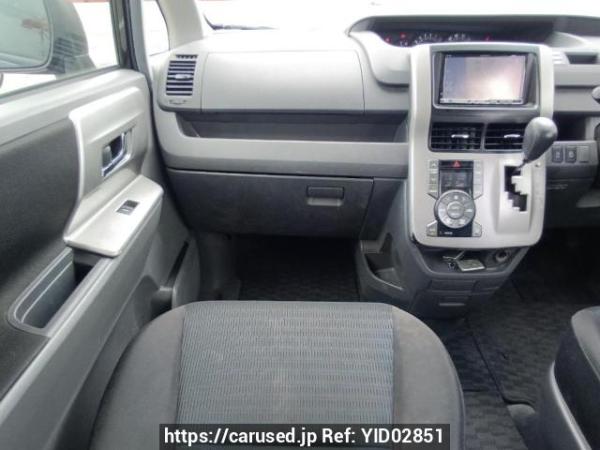 Used 2010 AT toyota voxy ZRR70W Image[19]