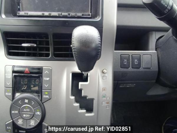 Used 2010 AT toyota voxy ZRR70W Image[24]