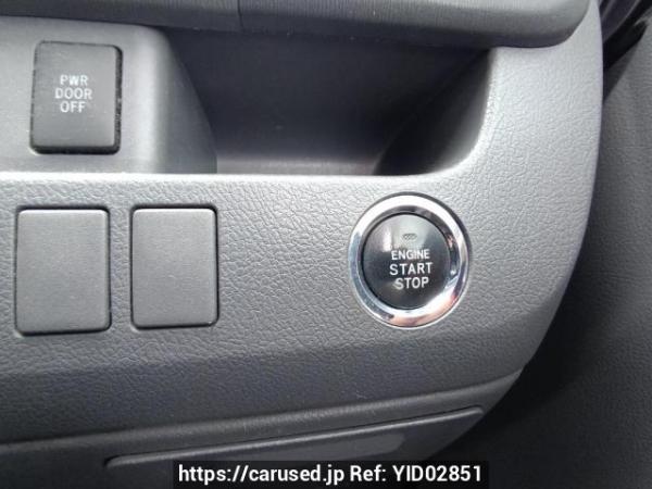 Used 2010 AT toyota voxy ZRR70W Image[28]