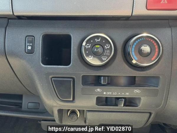 Used 2006 AT toyota regiusace-van KDH200V Image[20]