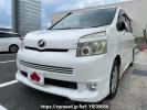 Toyota Voxy DBA-ZRR70W
