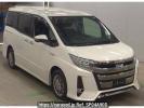 Toyota Noah ZWR80W