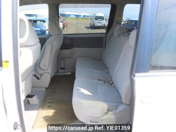 Used 2007 AT toyota noah ZRR70G Image[18]