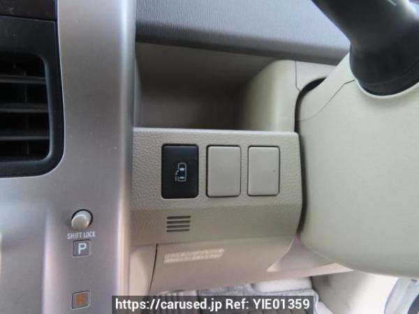 Used 2007 AT toyota noah ZRR70G Image[32]