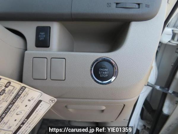 Used 2007 AT toyota noah ZRR70G Image[33]