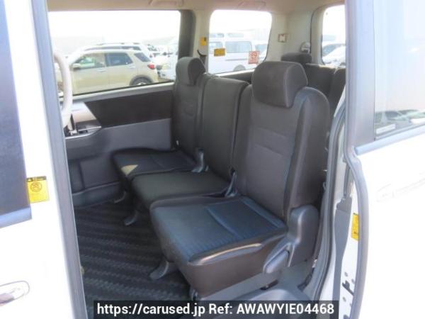Used 2009 AT toyota voxy ZRR70W Image[20]