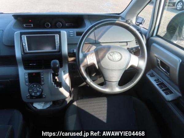 Used 2009 AT toyota voxy ZRR70W Image[25]