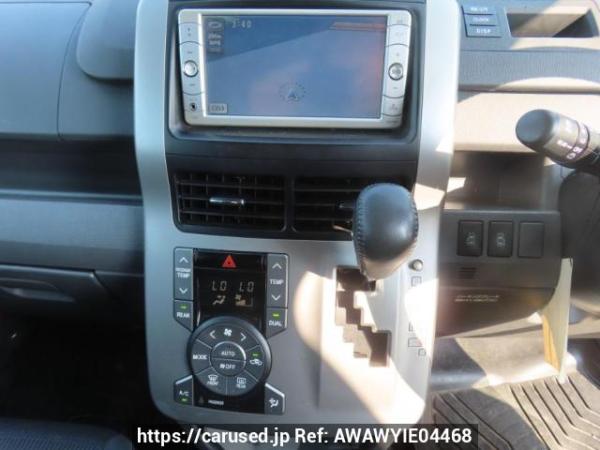 Used 2009 AT toyota voxy ZRR70W Image[28]