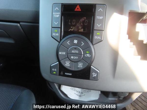 Used 2009 AT toyota voxy ZRR70W Image[31]