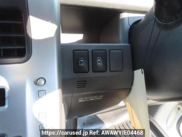 Used 2009 AT toyota voxy ZRR70W Image[32]