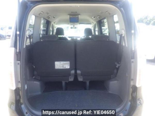 Used 2007 AT toyota noah ZRR70G Image[8]