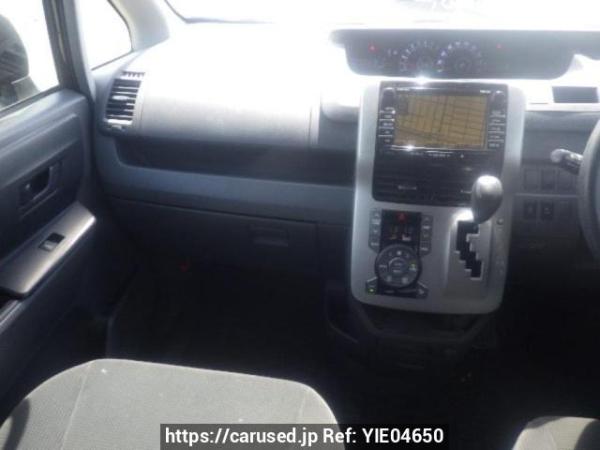 Used 2007 AT toyota noah ZRR70G Image[17]