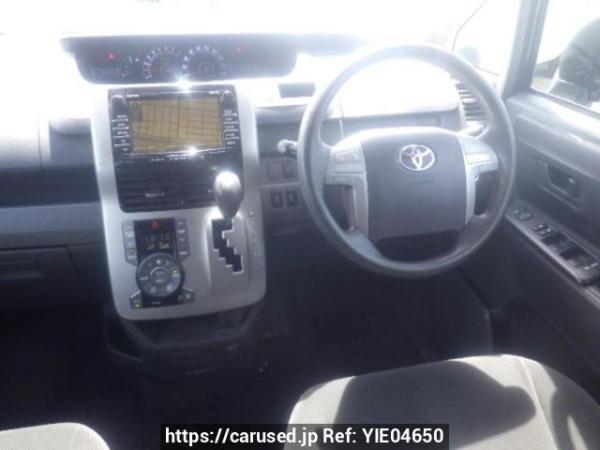 Used 2007 AT toyota noah ZRR70G Image[18]