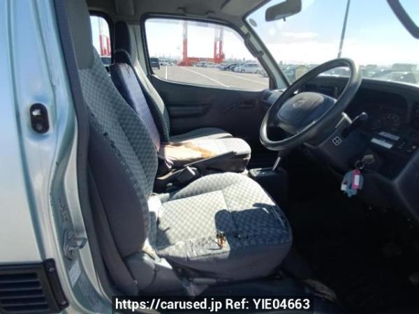 Used 2004 AT toyota hiace-commuter TRH124B Image[11]