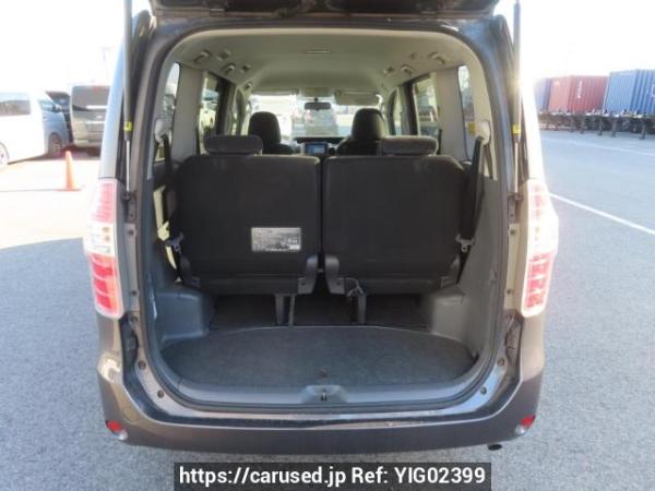Used 2010 AT toyota noah ZRR70G Image[8]