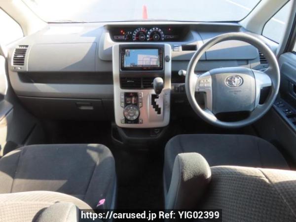 Used 2010 AT toyota noah ZRR70G Image[17]
